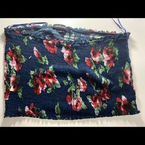 This is a mini small crop top